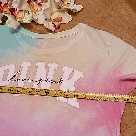 NEW PINK VS Short Sleeve Tee - Picture 5 of 9